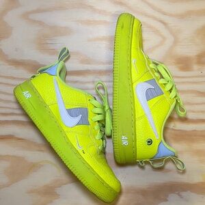 Nike Air Force 1 utility volt 2 Sneakers size 6w